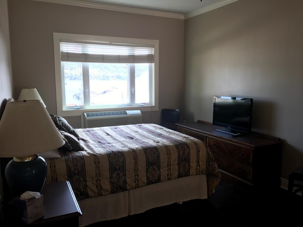Beachcomber Inn Conesus 外观 照片
